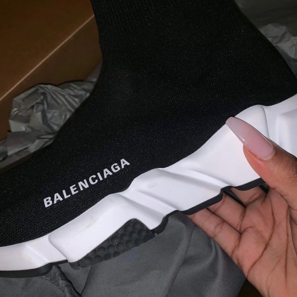 Balenciaga unisex size 9